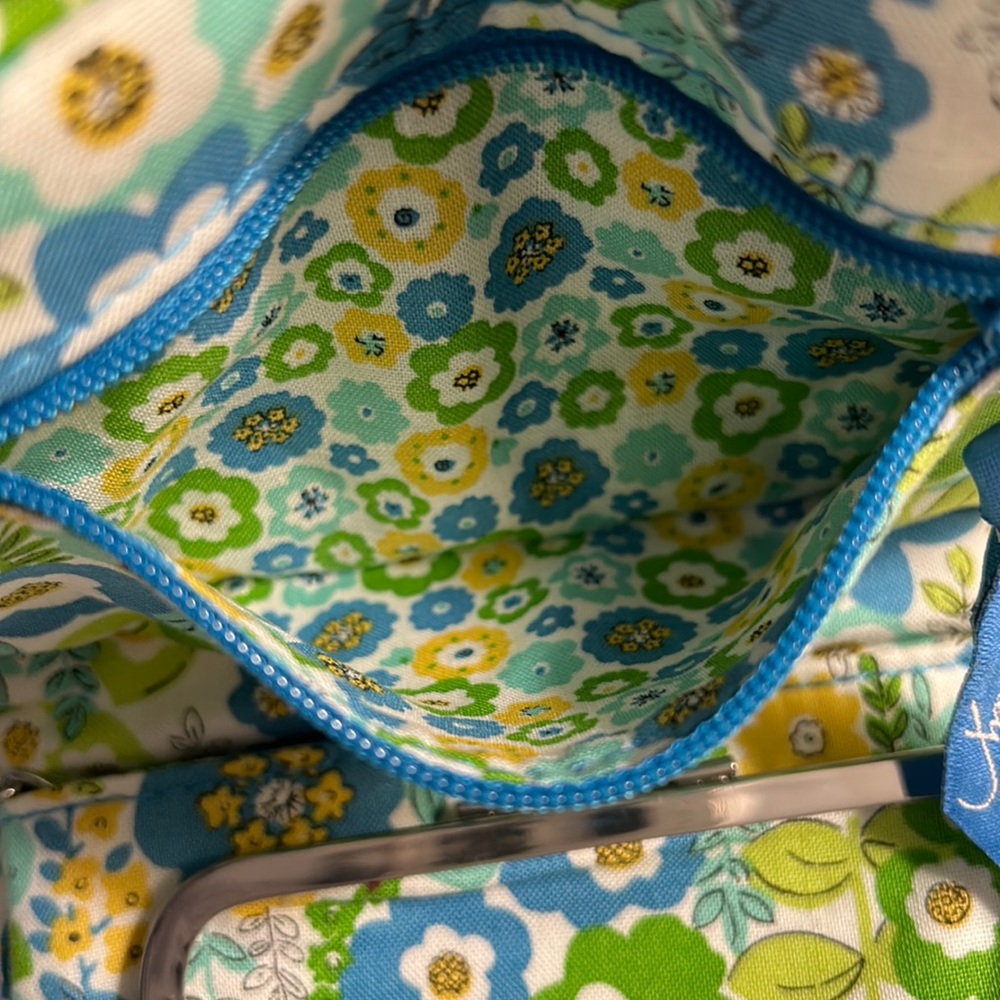 NWOT Vera Bradley Floral Bifold Wallet - Picture 5 of 9